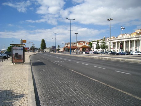 Looking down Avenida Infante Dom Henrique from Santa Apolonia station